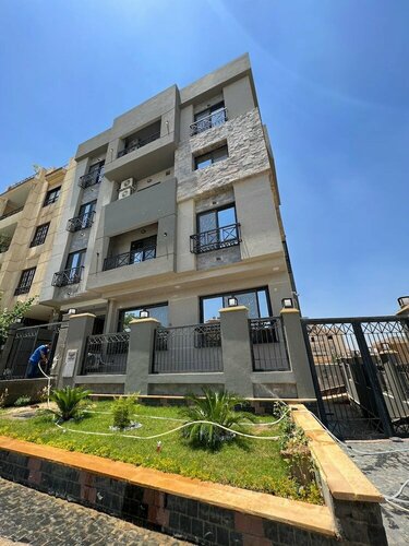 Travelholic Auc Residence