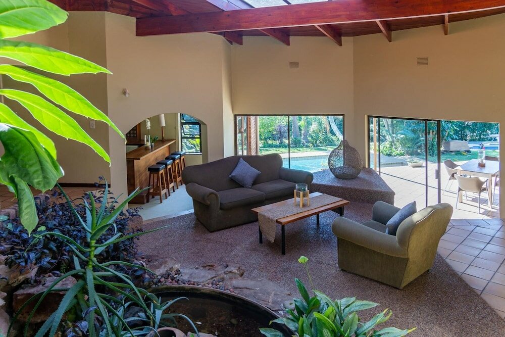 Фото Faraway Lodge B&b