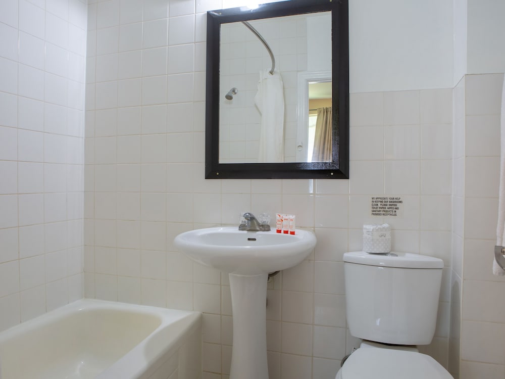 Фото Hotel Richmond Hill On North