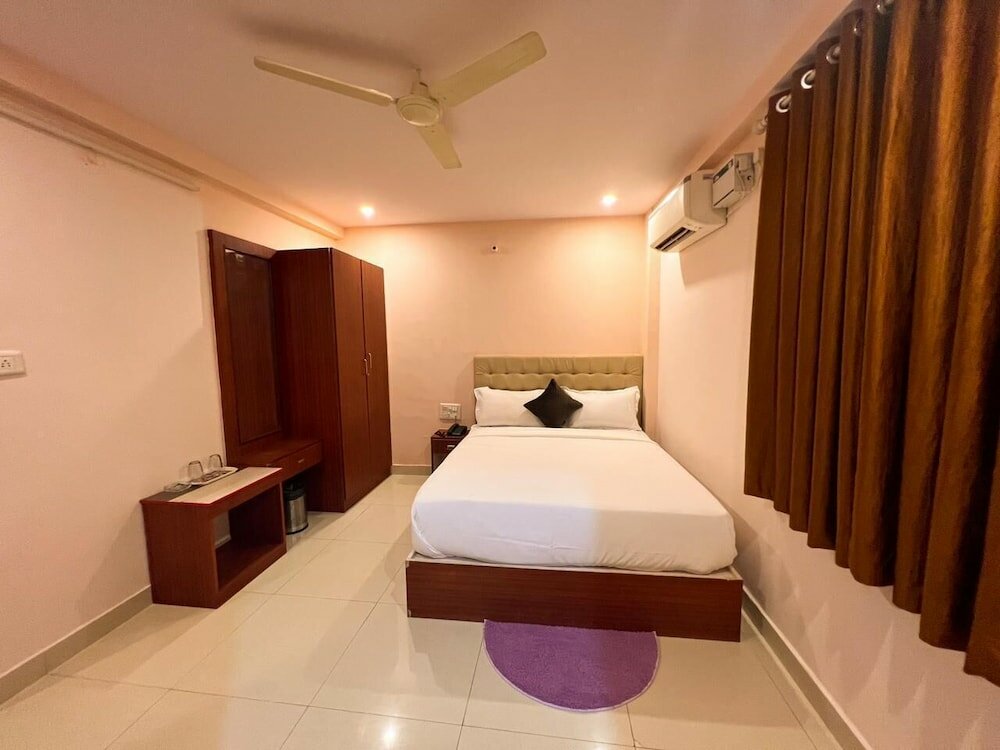 Фото Hotel InTourist by Agira Hotel