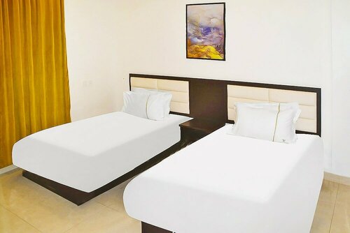 Гостиница Oyo 617 Rose Plaza Hotel в Хамис-Мушаите