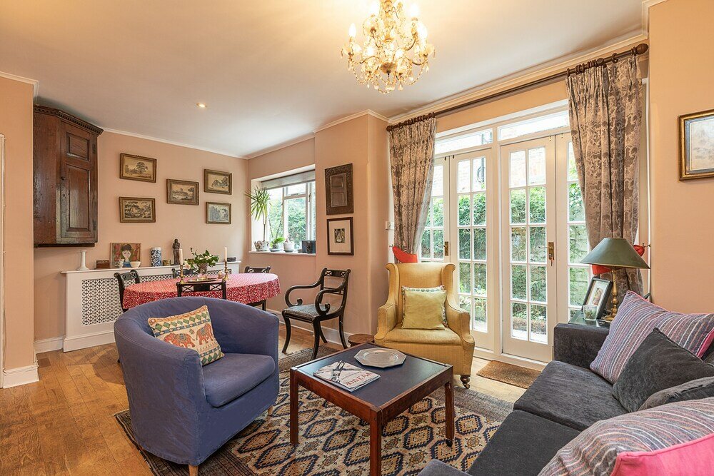 Фото Altido 2 Bed Flat With Garden Next to Battersea Park!