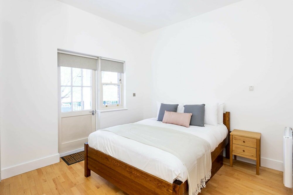 Фото Bright & Comfortable Angel Apartment