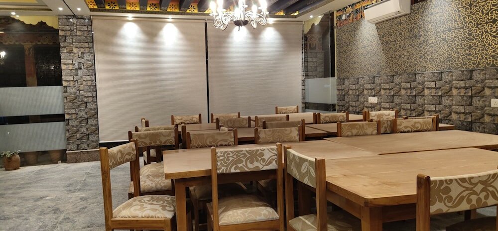 Фото White Dragon Hotel