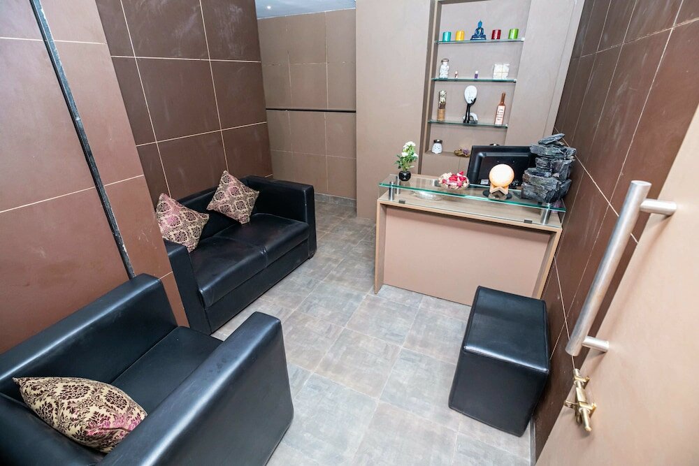 Фото Grand Seasons - The Business Hotel