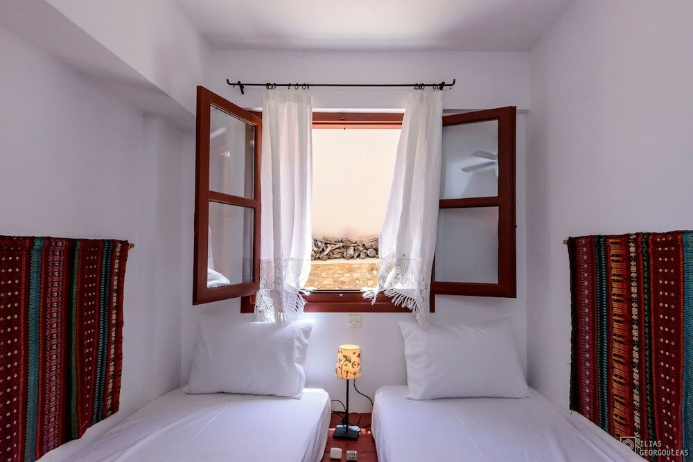 Фото Waveside Sanctuary - Luxurious Seastone Villa