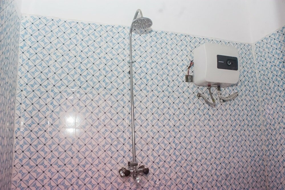 Фото Sarank Garden Hotel