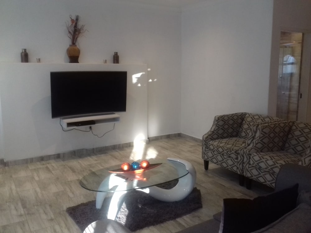 Фото Mayberrypark Guest Lodge