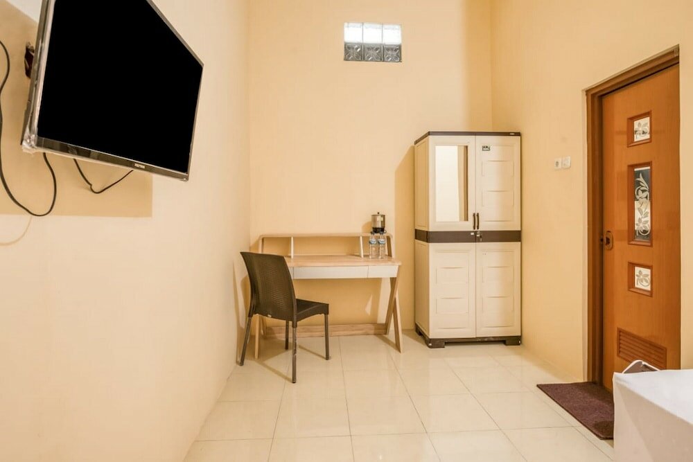 Фото RedDoorz Syariah near Kebon Rojo Park Blitar