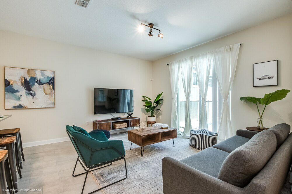 Фото Stylish Home w Private Pool, 10 Min. From Disney!