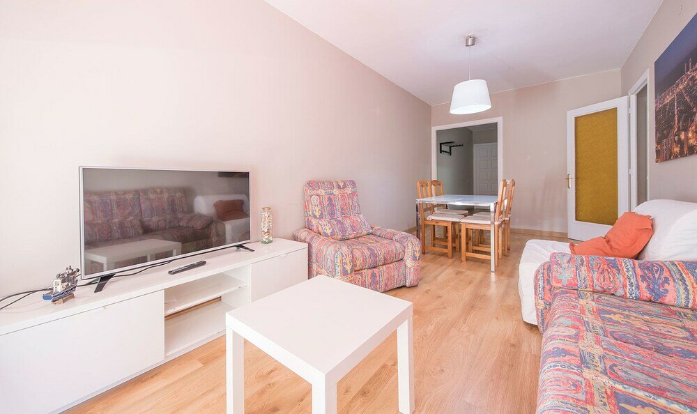 Фото Apartamentos Montserrat 32