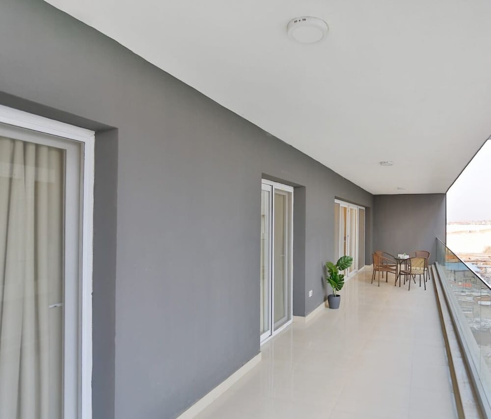 Фото Parkside Boutique Furnished Apartments