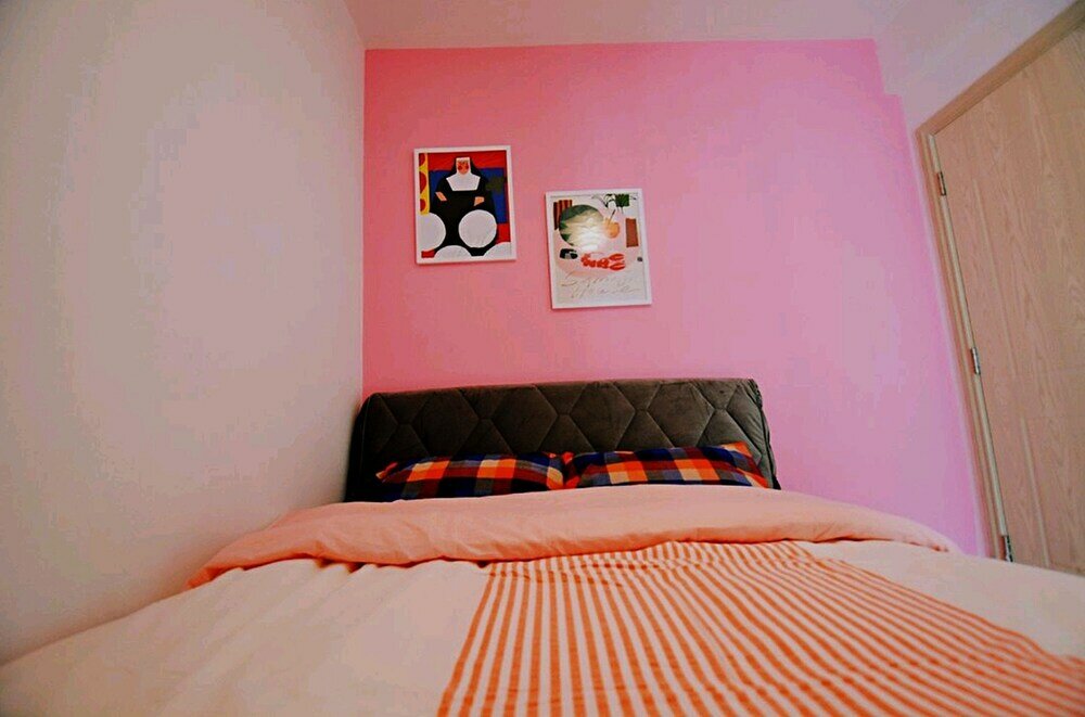 Фото Avatar Gallery Large Queen Bed & High Rise View