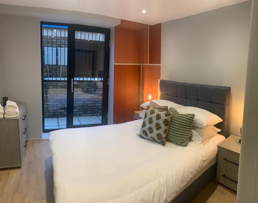 Фото Luxurious Apts in Hackney near Train Stn