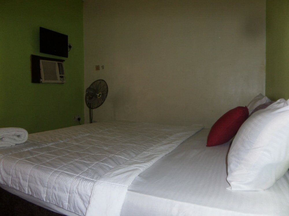 Фото Ikeja Transit Hotel Iyala