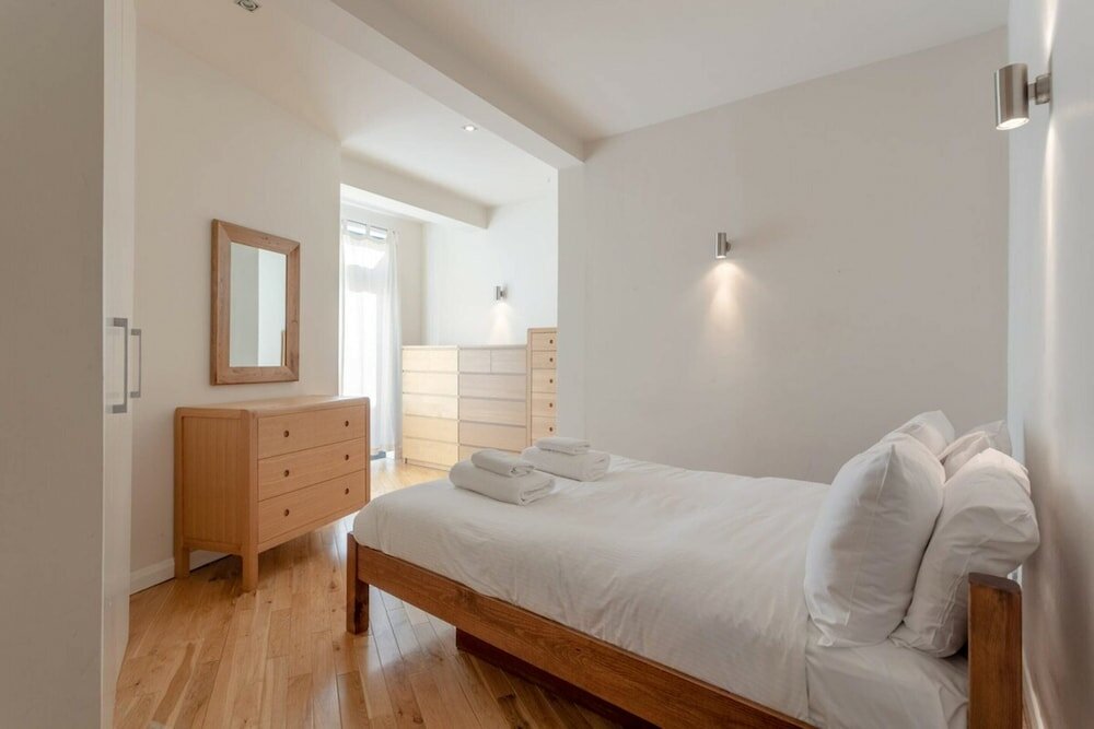 Фото Fantastic 2 Bedroom Apartment in Central London