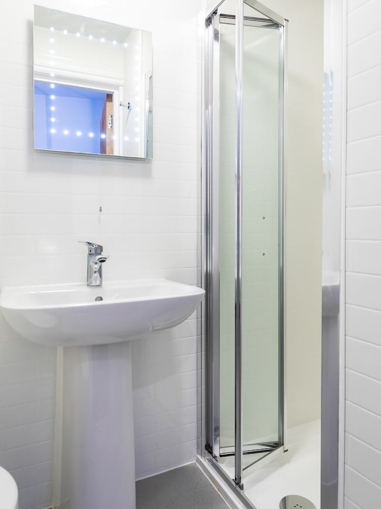 Фото Oyo Townhouse Apollo, Hyde Park