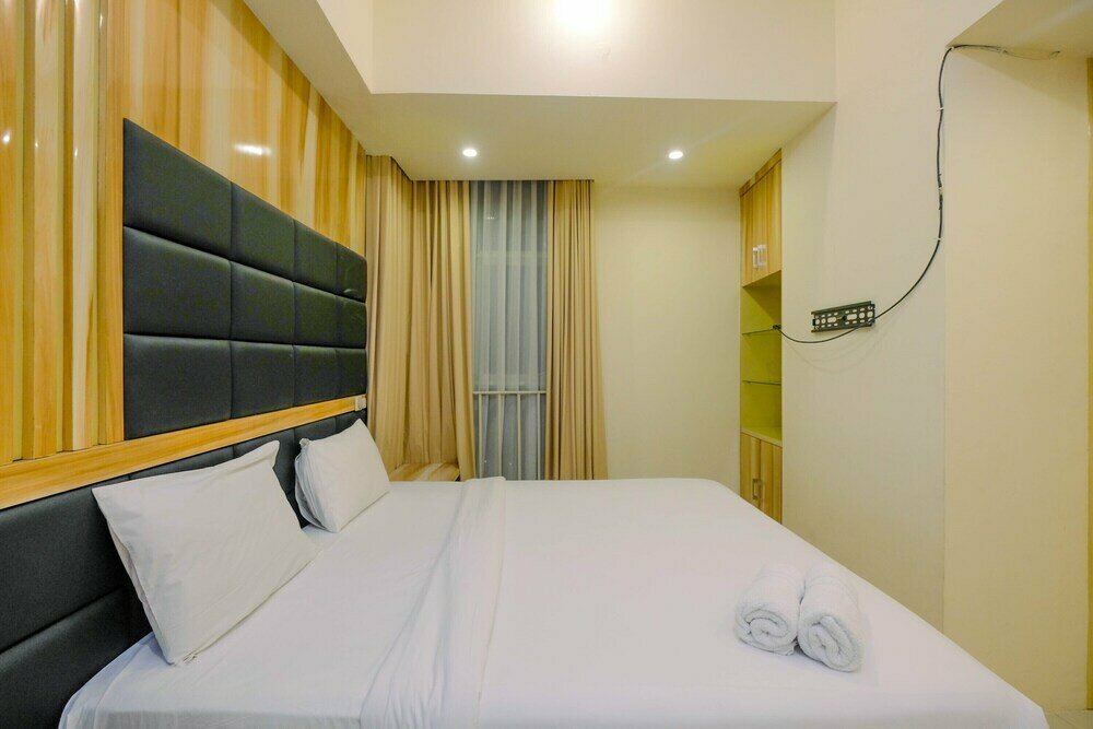 Hotel Strategic 2br Apartment with Workspace @ Season City, Jakarta, photo