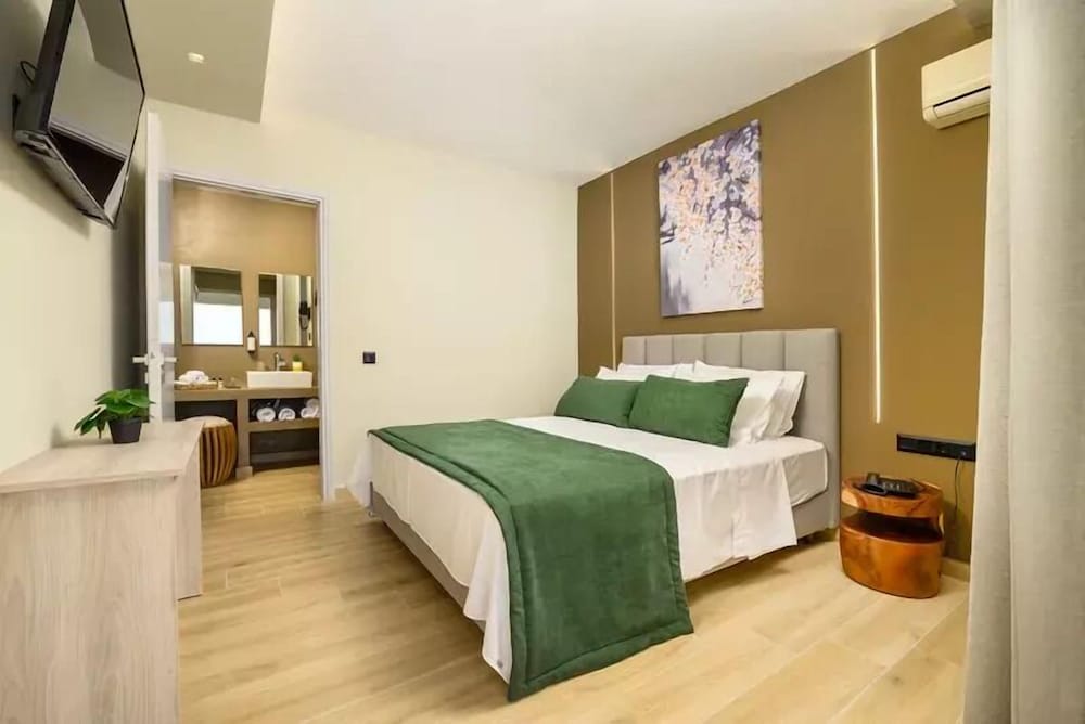 Фото Nicolas Grand Suites - Adults Only