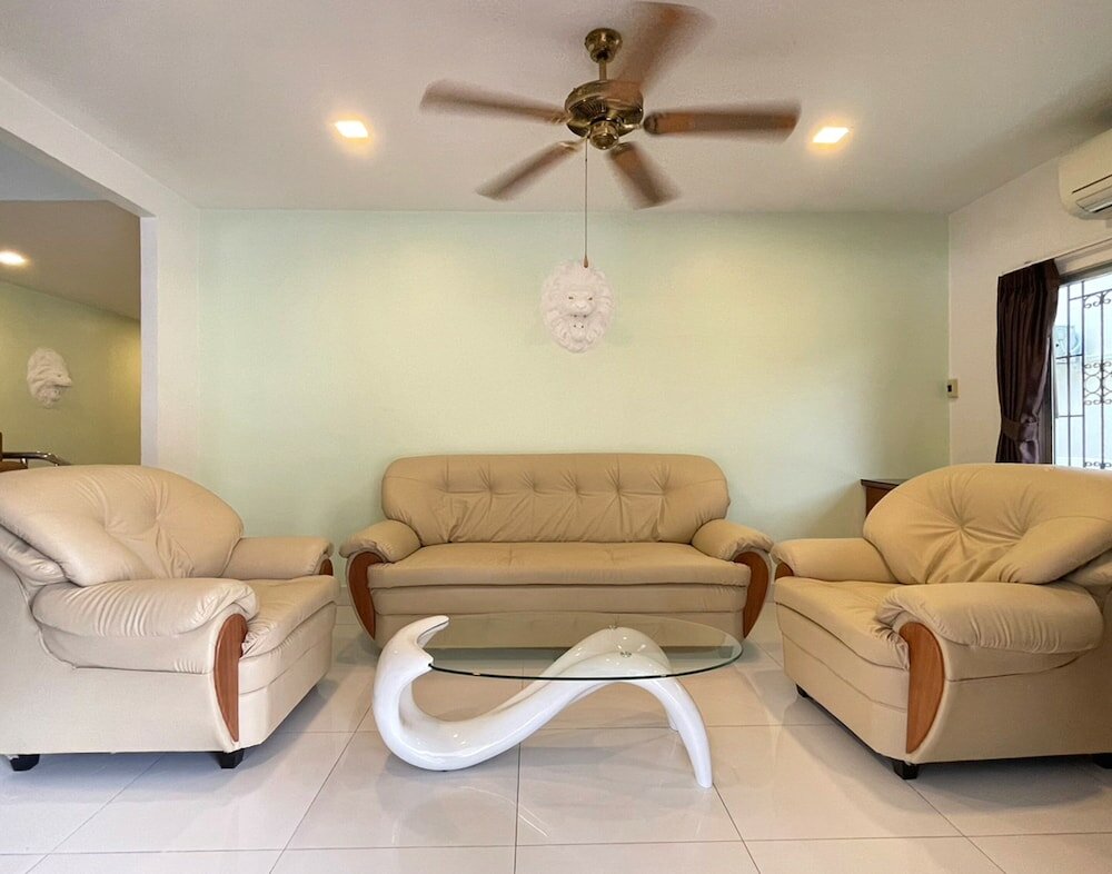 Фото Madee Villa - Pattaya Holiday House Walking Street