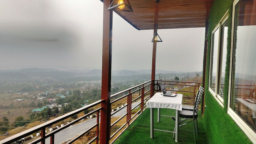 Фото Hotel Nirbana Heights