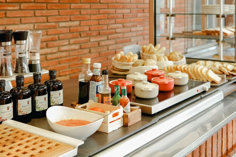 Фото Apartamentos Hesperia Barcelona Sant Joan