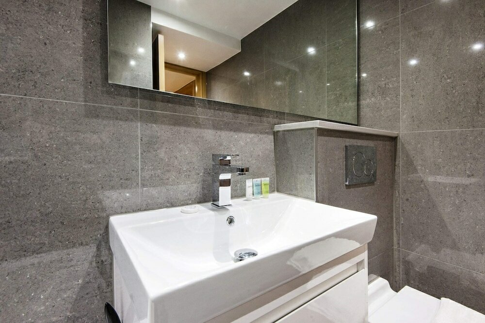 Фото Belgravia 1 Bed Stylish Apartment