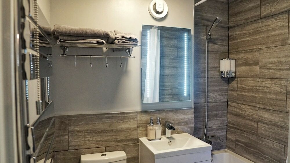 Фото North London Apartment - Edmonton