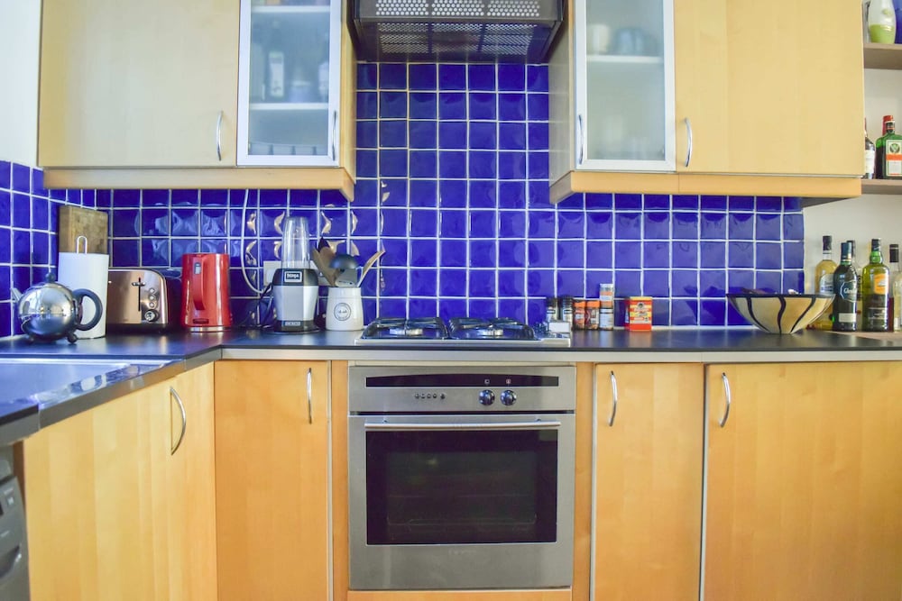 Фото Large 2 Bedroom Apartment in Central London