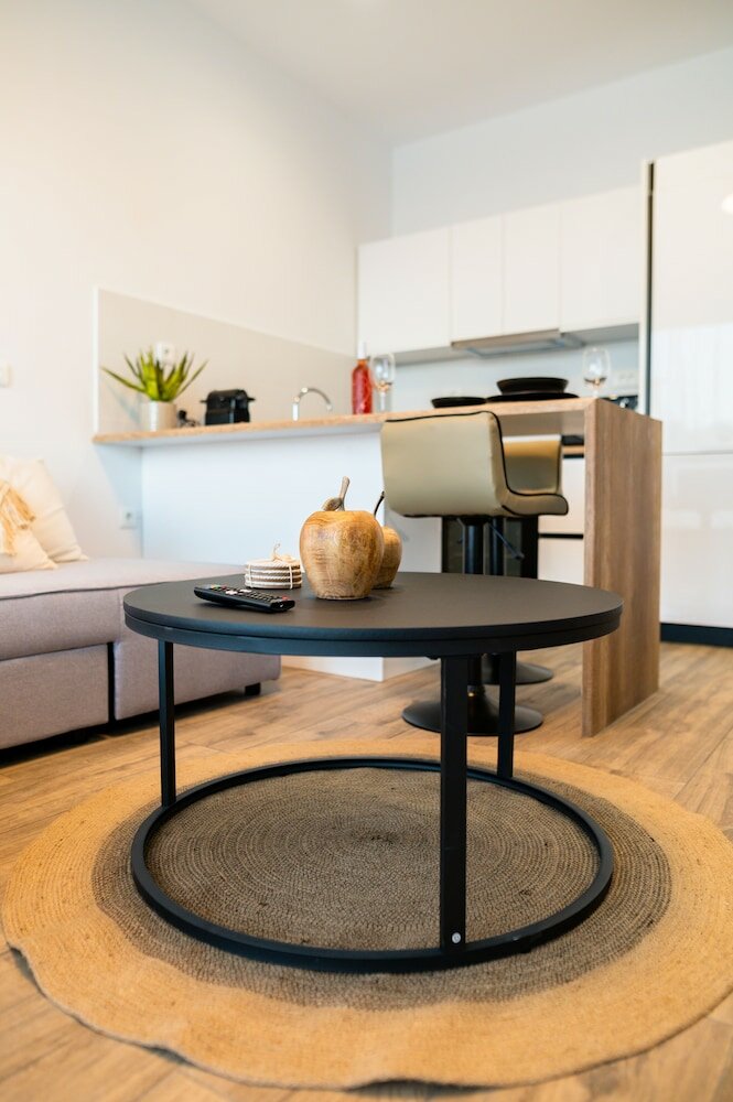 Фото Pebble Garden Aloe - Pampas Grass