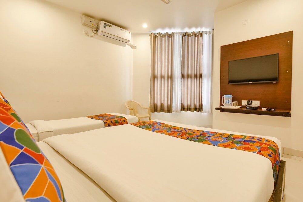 Фото Fabexpress Krishna Suites