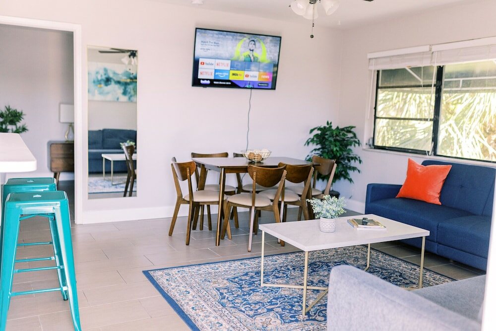 Фото Bayview Apartments by Lowkl