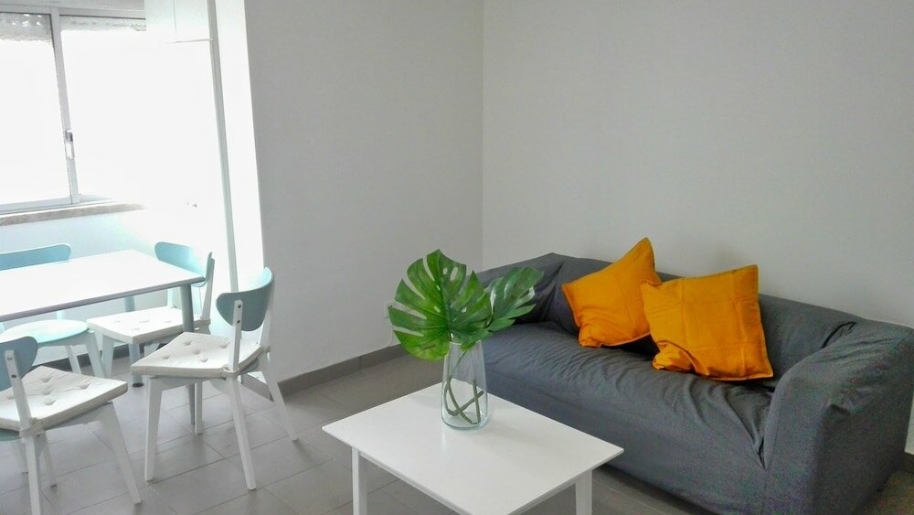 Фото Odivelas metro hospedagem