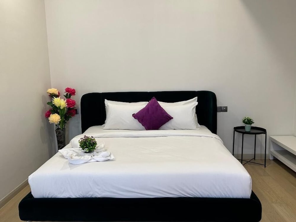 Фото Star Residence by Axquisite Suites