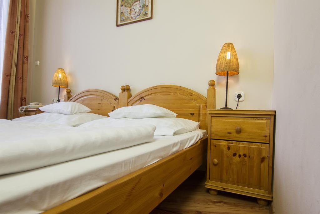 Фото Icon Győr Hotel & Restaurant