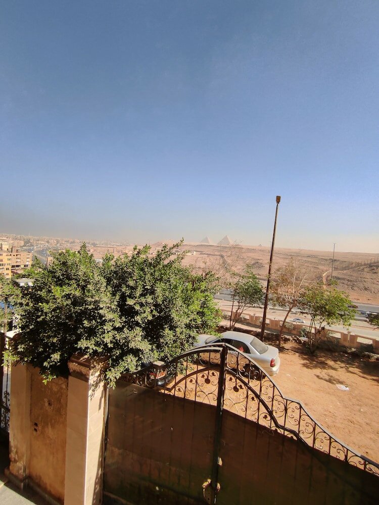 Фото Pyramids House