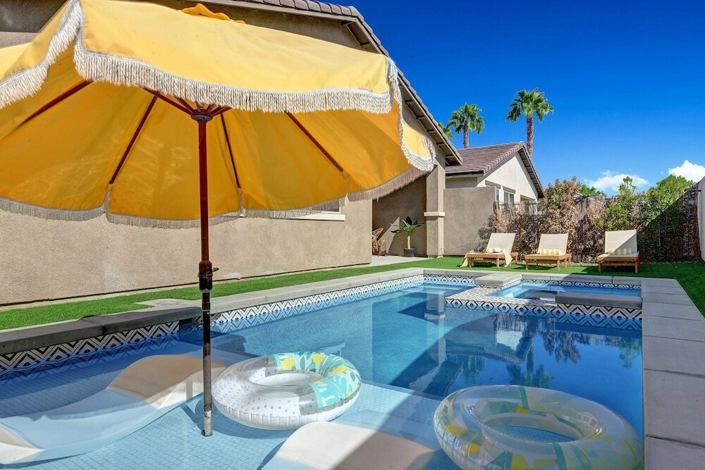 Фото The Gryffin