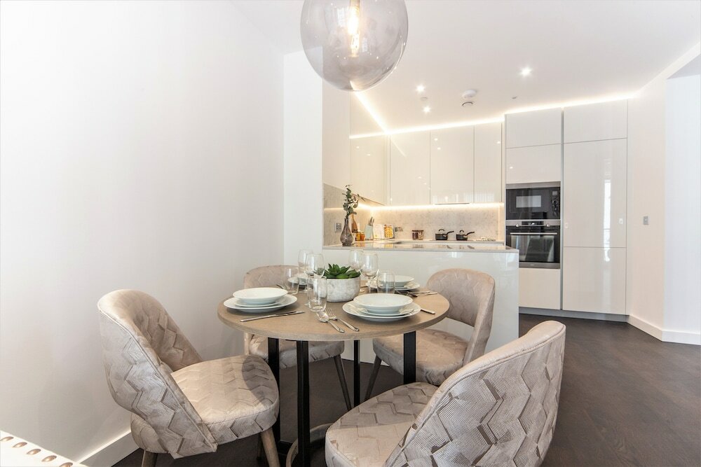 Фото Thornes House Apartments