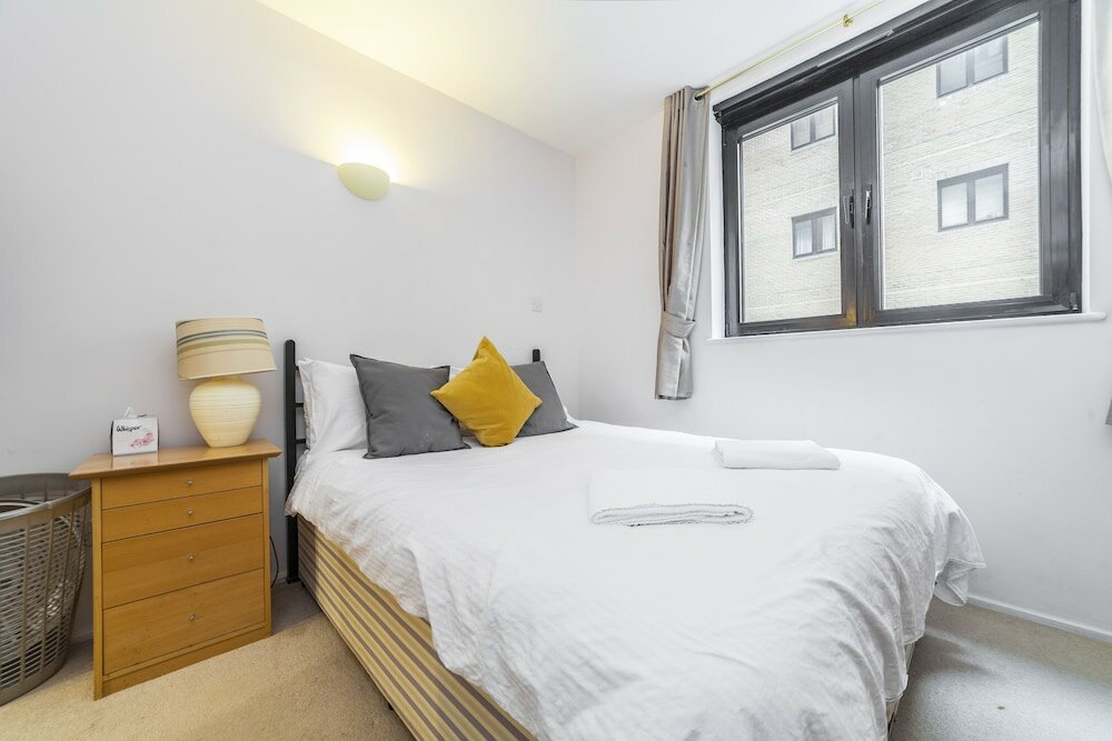 Фото Point West Apartments Gloucester Road