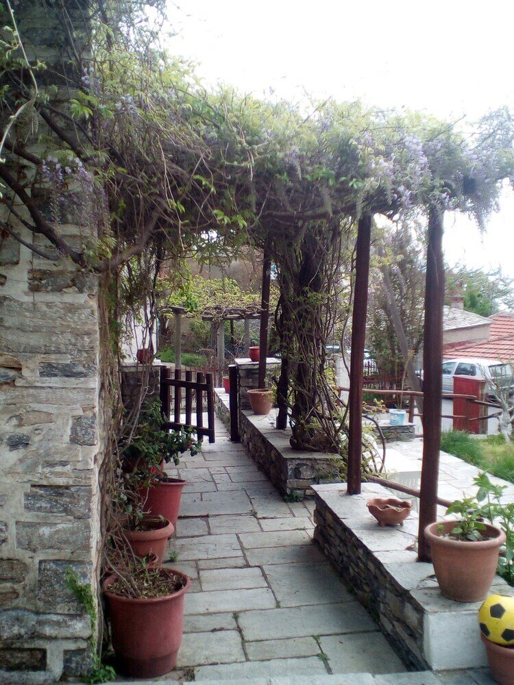 Фото Traditional Guest Home Dimou