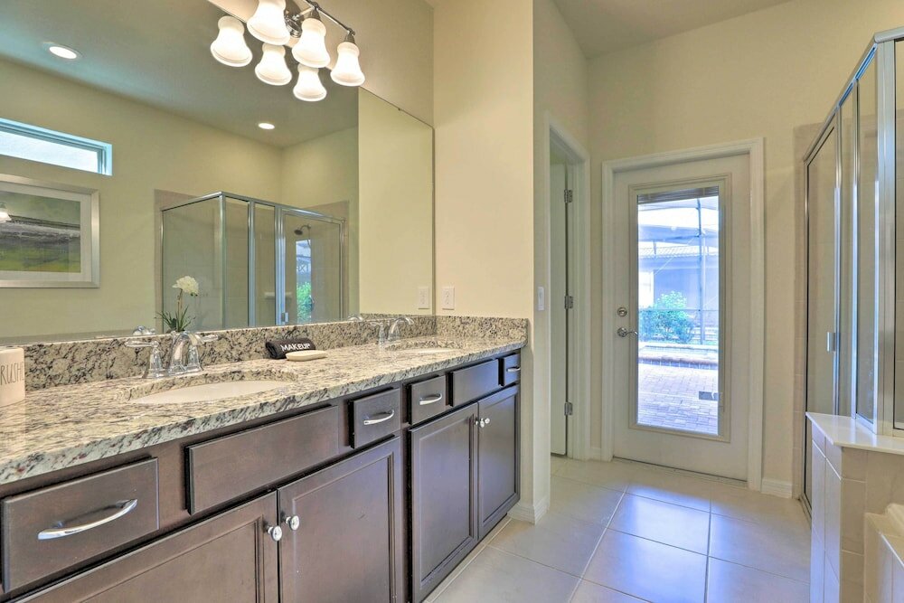 Фото Upscale Kissimmee Retreat