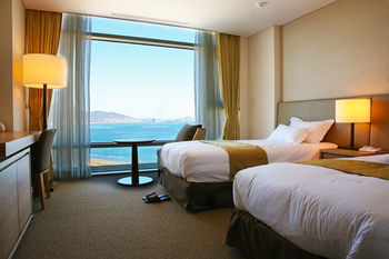 Фото The Ocean Hotel