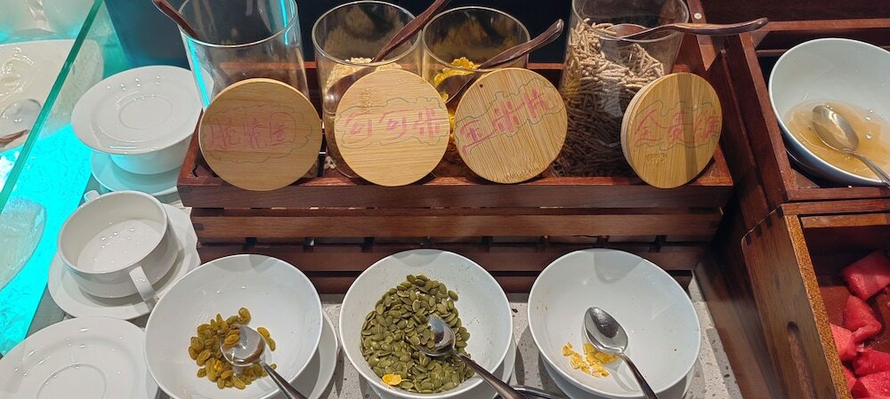 Фото Hilton Garden Inn Lhasa