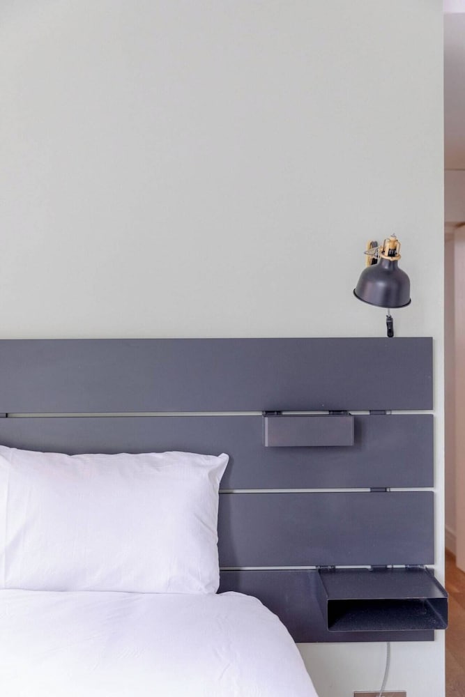 Фото Chic & Contemporary 3bd Flat - Barnes!