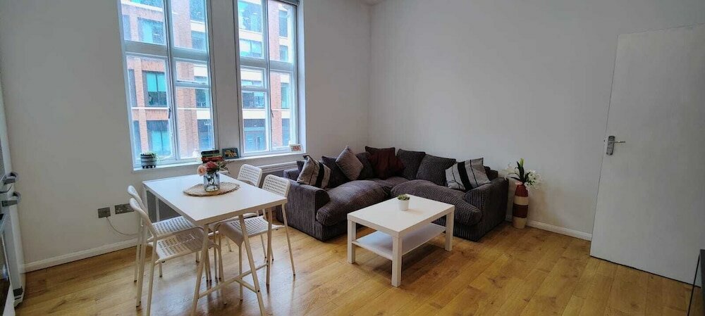 Фото 3 Bed Flat Liverpool st Spitalfields