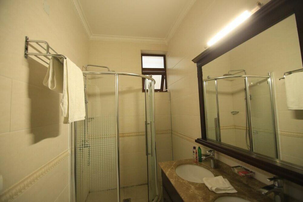 Фото Um Apartments