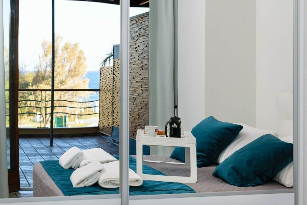 Фото Xenios Dias Apartments