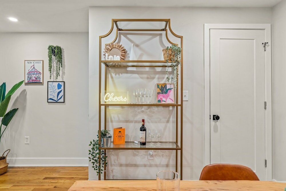 Фото Stylish 3-Bedroom Home in Philly