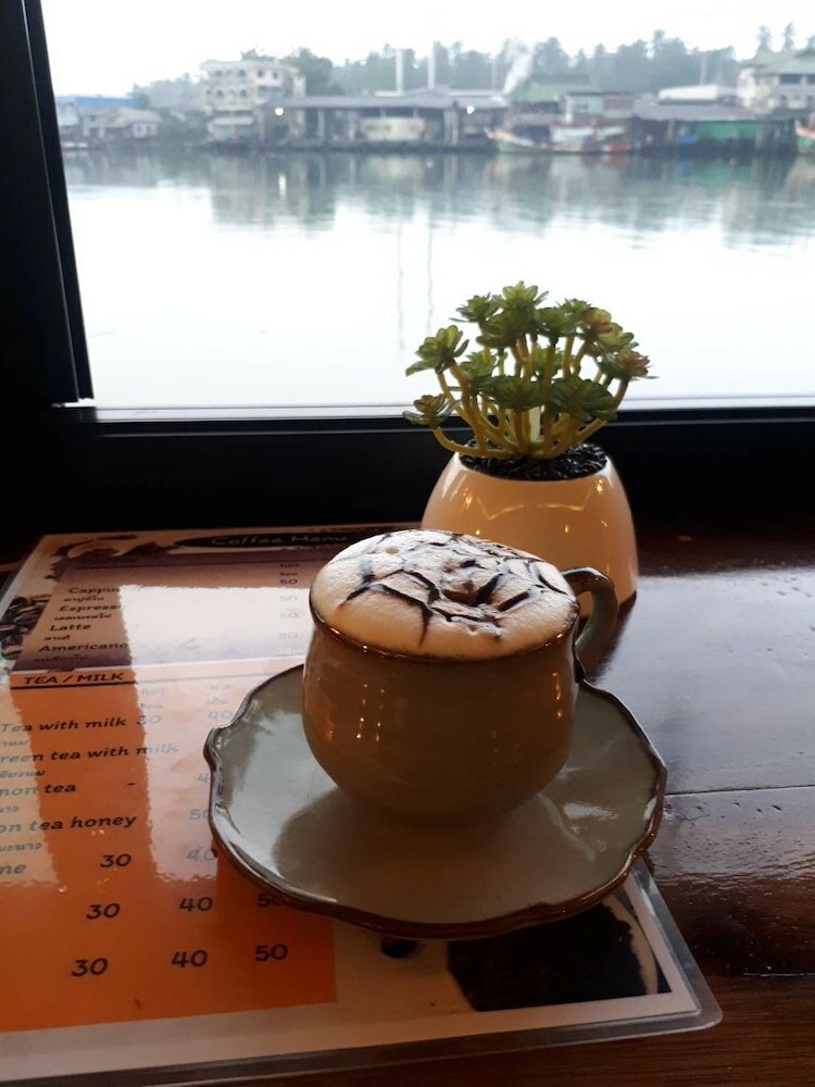 Фото Chaiyai River Front Hotel