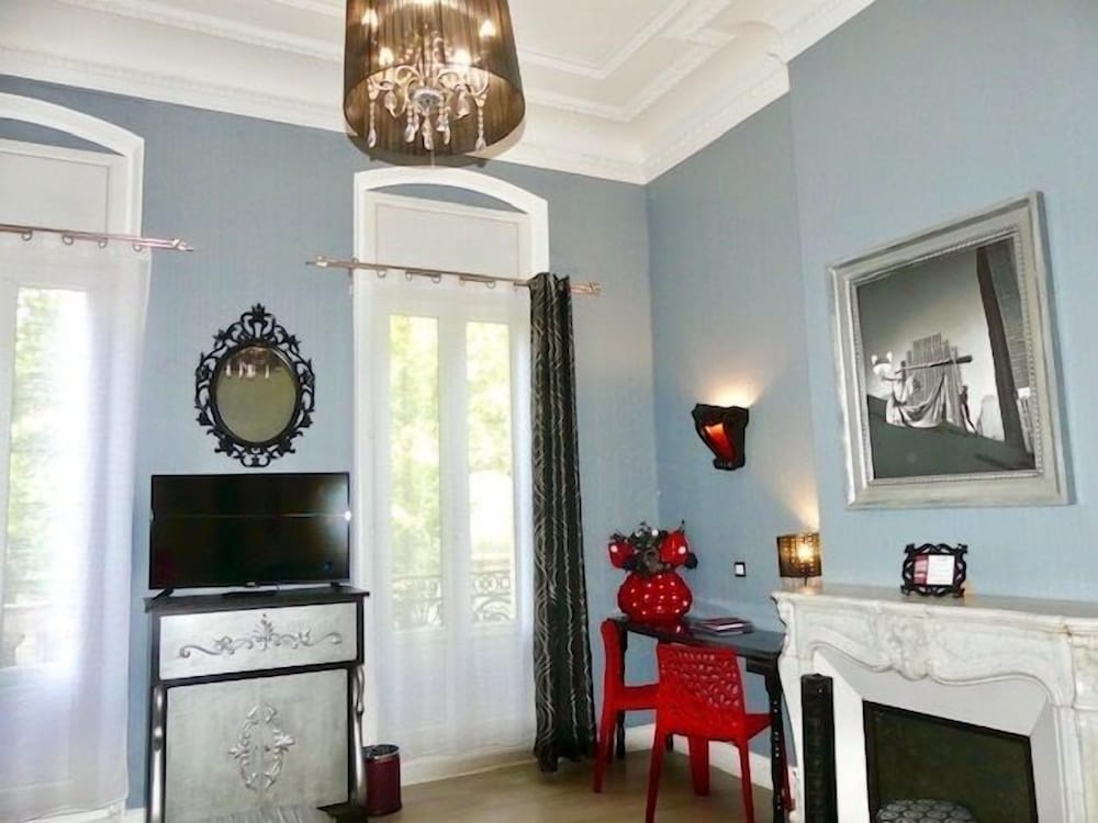 Фото Hôtel De Charme Le Provence